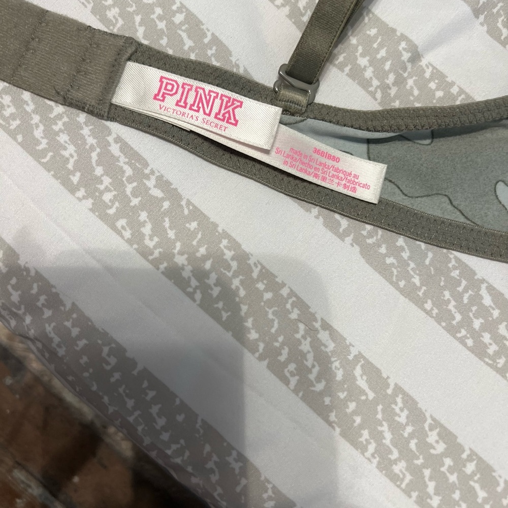 PINK Victoria’s Secret Bundle - Picture 4 of 7
